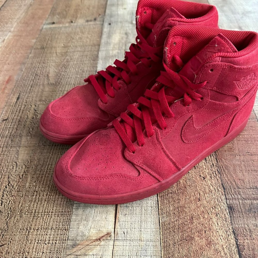 Nike Air Jordan 1 Retro High Red Suede -12 - Picture 4 of 13